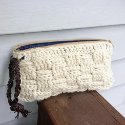Ikon Crochet Purse